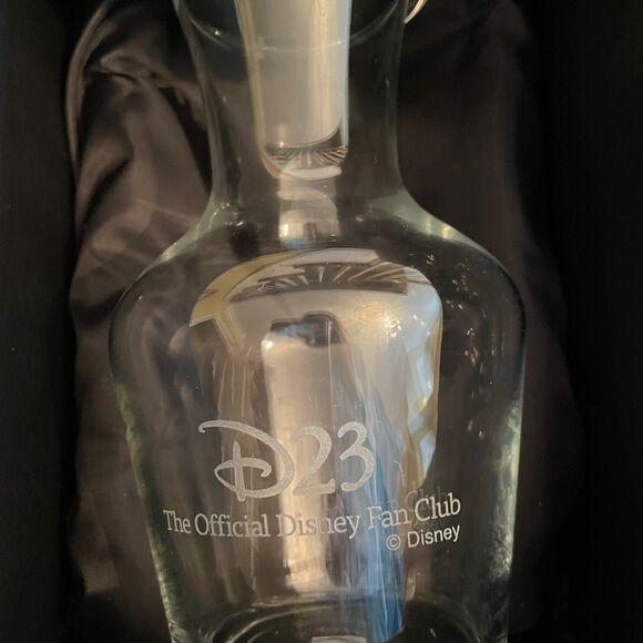 Disney D23 Fan Club 6” Personal Bedside Water Carafe and glass set, France - Picture 9 of 13